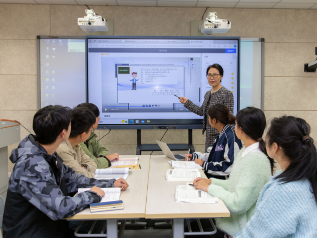 为学生开辟宽广开展空间职业教育是终身教育系统的重要环节