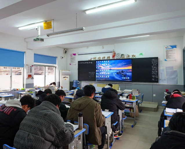 对讲堂内容的多元化诉求教师剖析学生的学习动态调整教育内容 对讲堂内容的多元化诉求教师剖析学生的学习动态调整教育内容